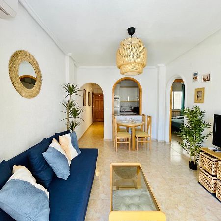 El Papagayo Apartment 2 Mins Walking To The Beach Торевиеха Екстериор снимка