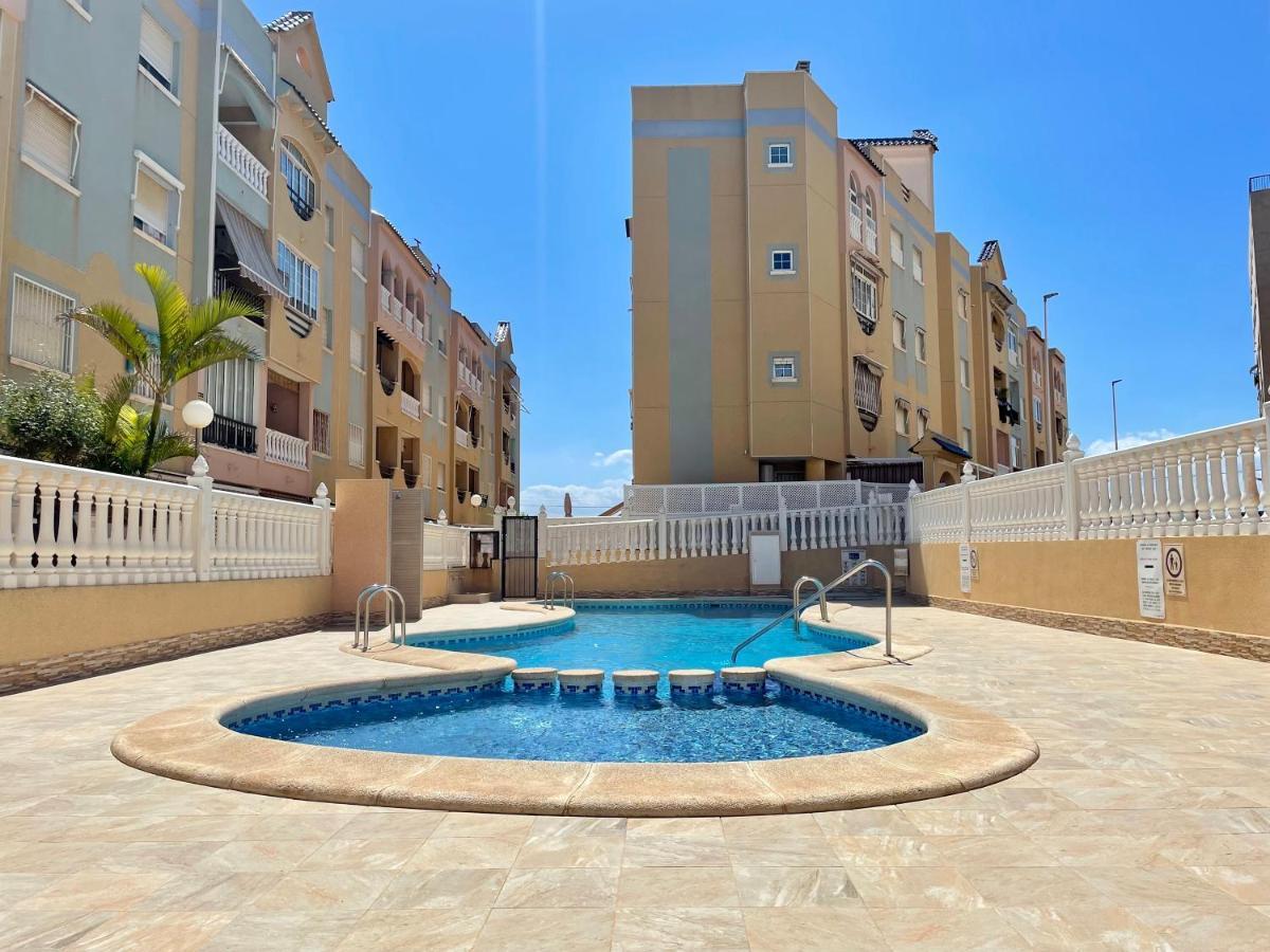 El Papagayo Apartment 2 Mins Walking To The Beach Торевиеха Екстериор снимка