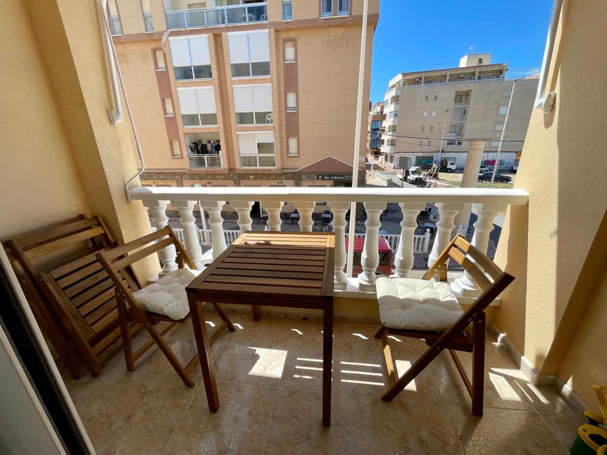 El Papagayo Apartment 2 Mins Walking To The Beach Торевиеха Екстериор снимка