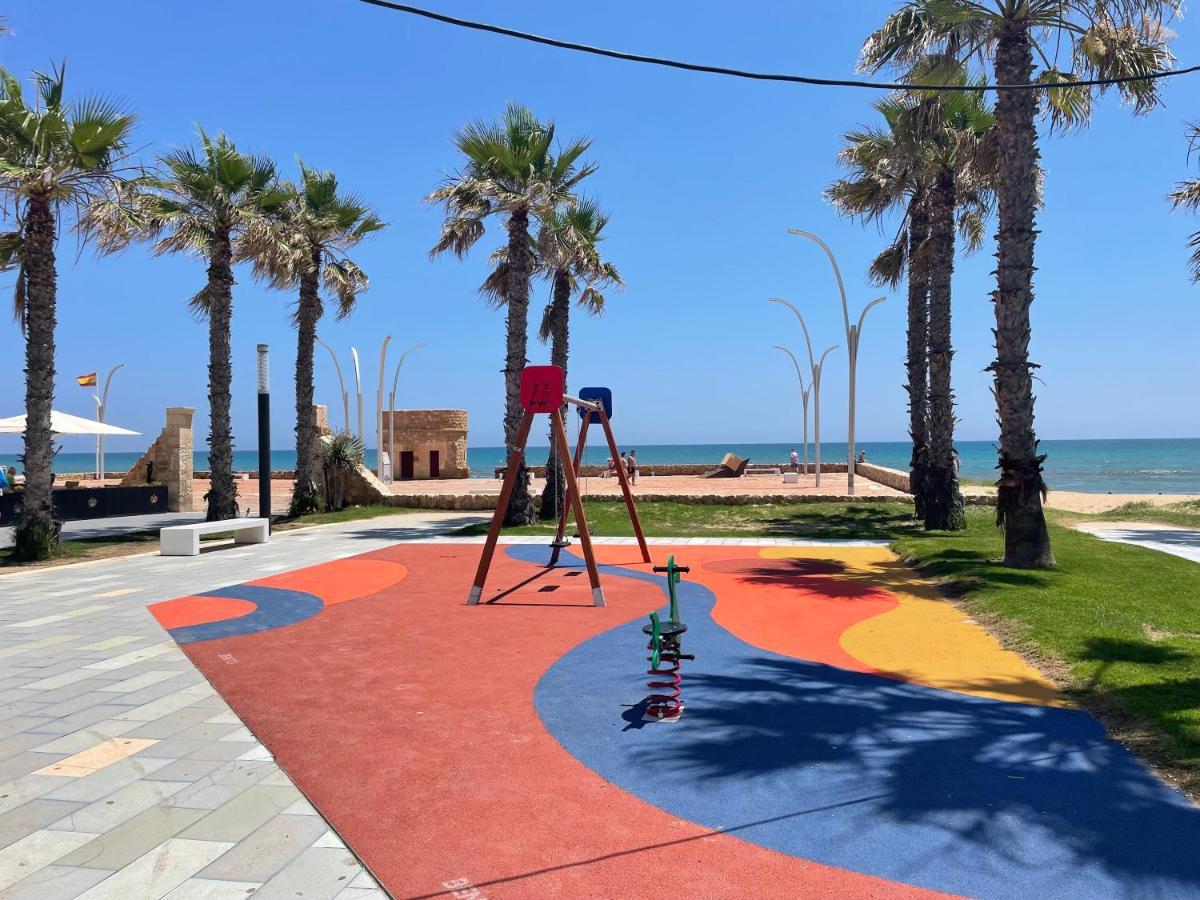 El Papagayo Apartment 2 Mins Walking To The Beach Торевиеха Екстериор снимка