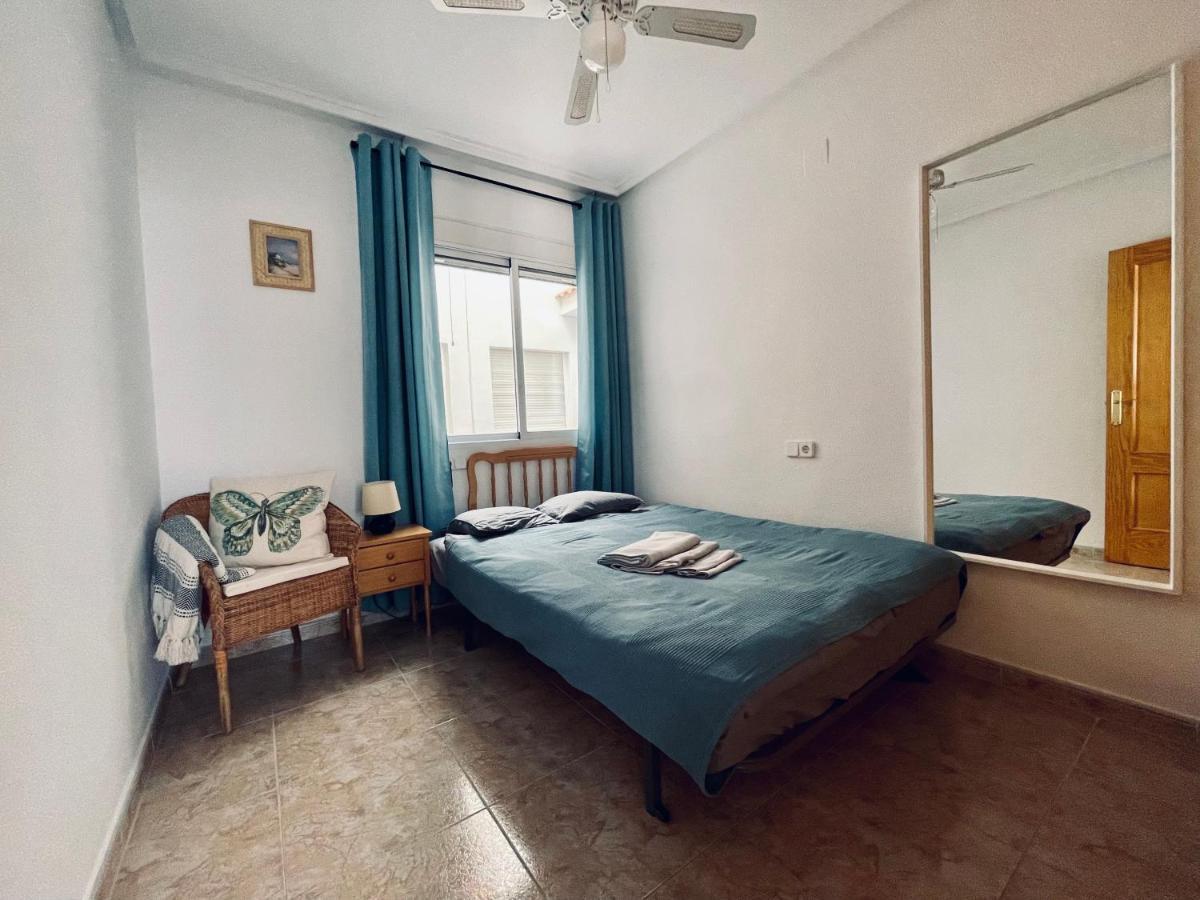 El Papagayo Apartment 2 Mins Walking To The Beach Торевиеха Екстериор снимка