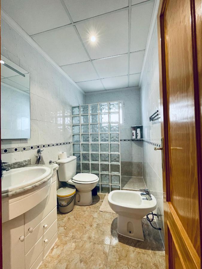 El Papagayo Apartment 2 Mins Walking To The Beach Торевиеха Екстериор снимка